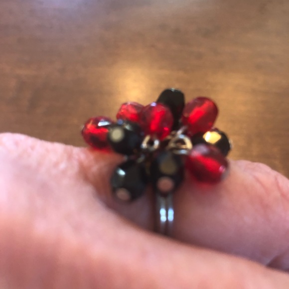 Red and Black Beaded Ring - Picture 2 of 5